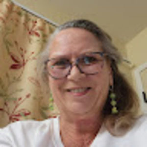 Meet your Posher, Carrie